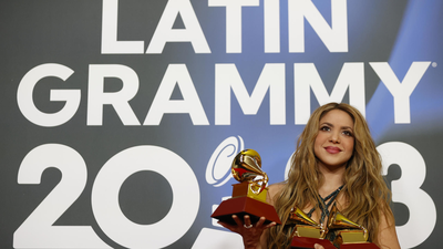 Los Latin Grammy más españoles coronan a Lafourcade, Shakira, Karol G, Bizarrap y Barrera