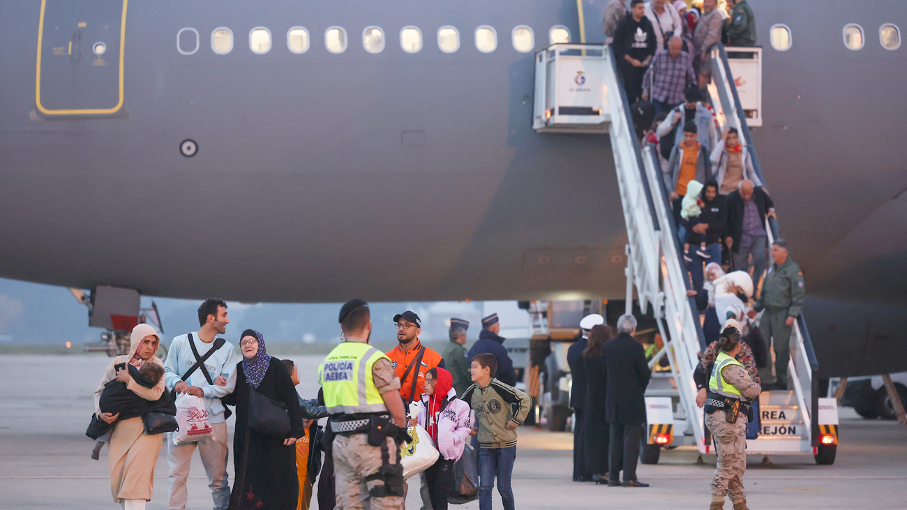 Indignación entre los hispanopalestinos repatriados a España