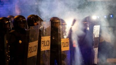 Dos periodistas detenidos cuando informaban de las protestas en Ferraz