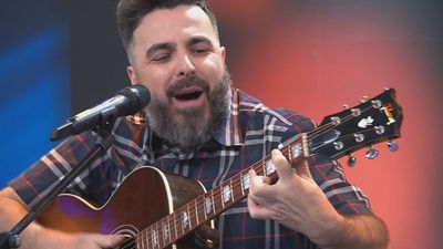 Huecco celebra 15 años en la brecha con 'Crazyversary'