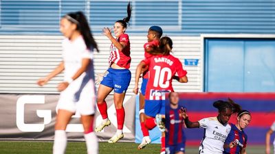 El Atlético gana el derbi al Madrid CFF; el Real Madrid pierde el clásico