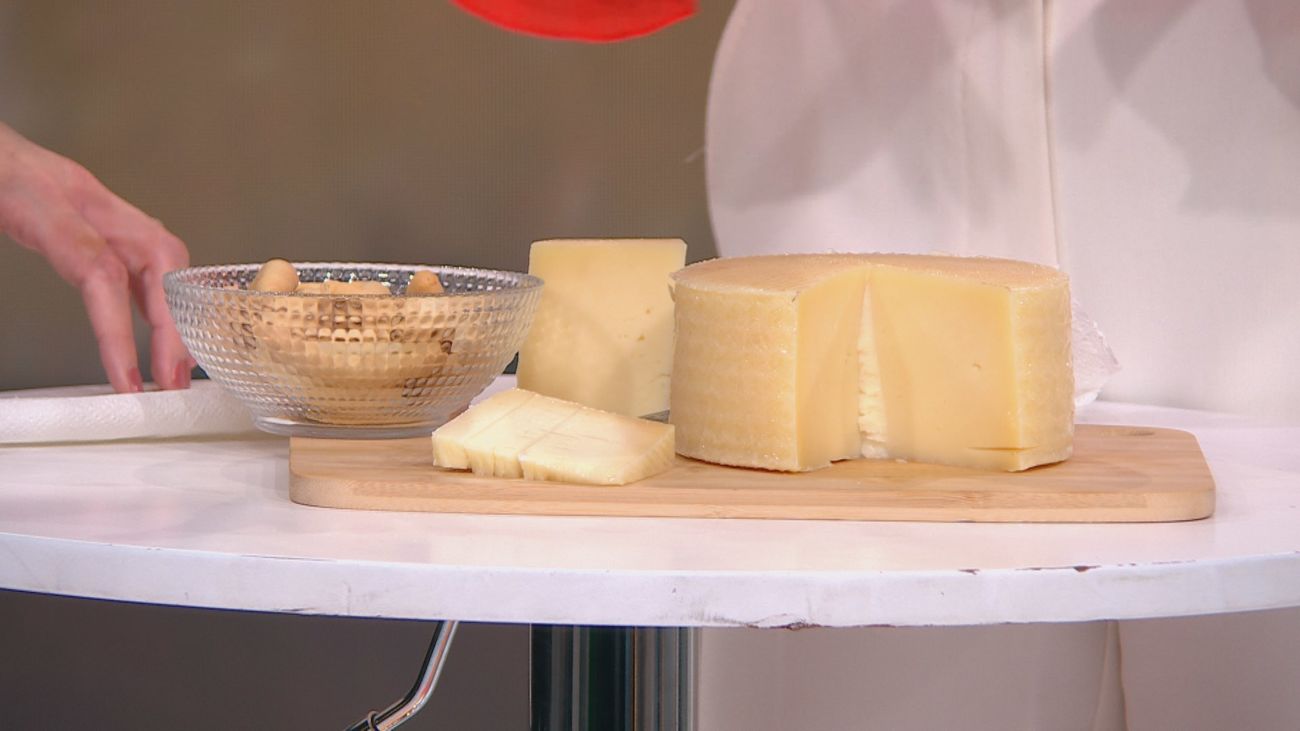 ¿Por qué algunos quesos tienen manchas blancas?