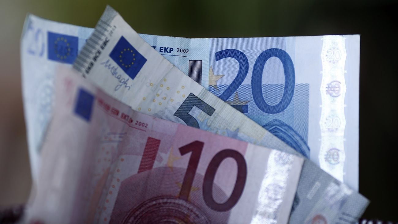 La Comisión Europea avisa a España del riesgo por su elevada deuda