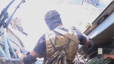 Video: Secuestro de un carguero en el mar Rojo por rebeldes yemeníes