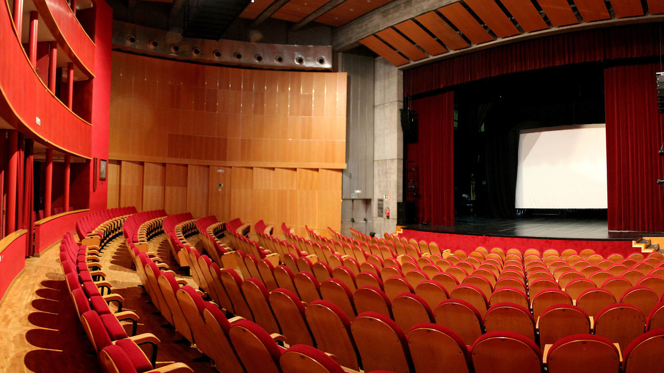 Patio de butacas y escenario del Teatro Jacinto Benavente de Galapagar