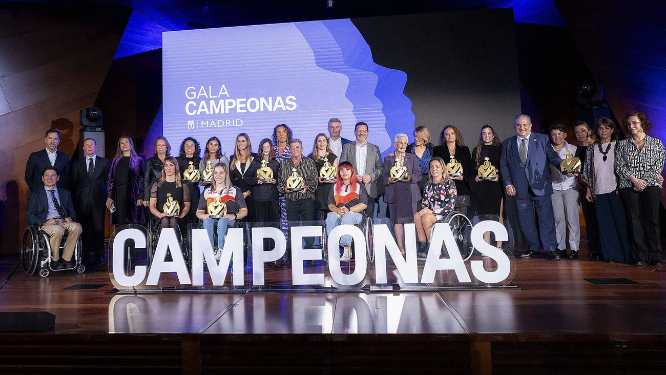 Las selecciones de fútbol y baloncesto en silla de ruedas, premiadas en la Gala Campeonas 2023 de Madrid