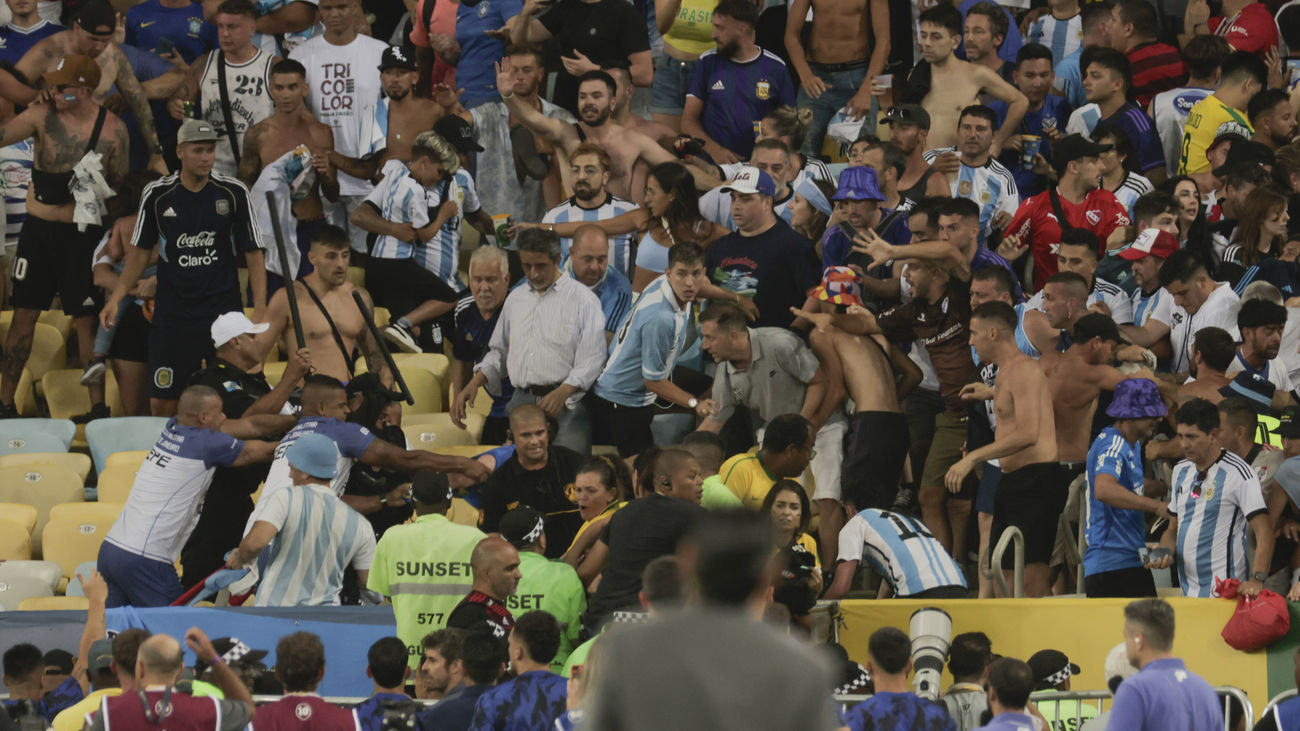 Graves incidentes en las gradas en el Brasil-Argentina