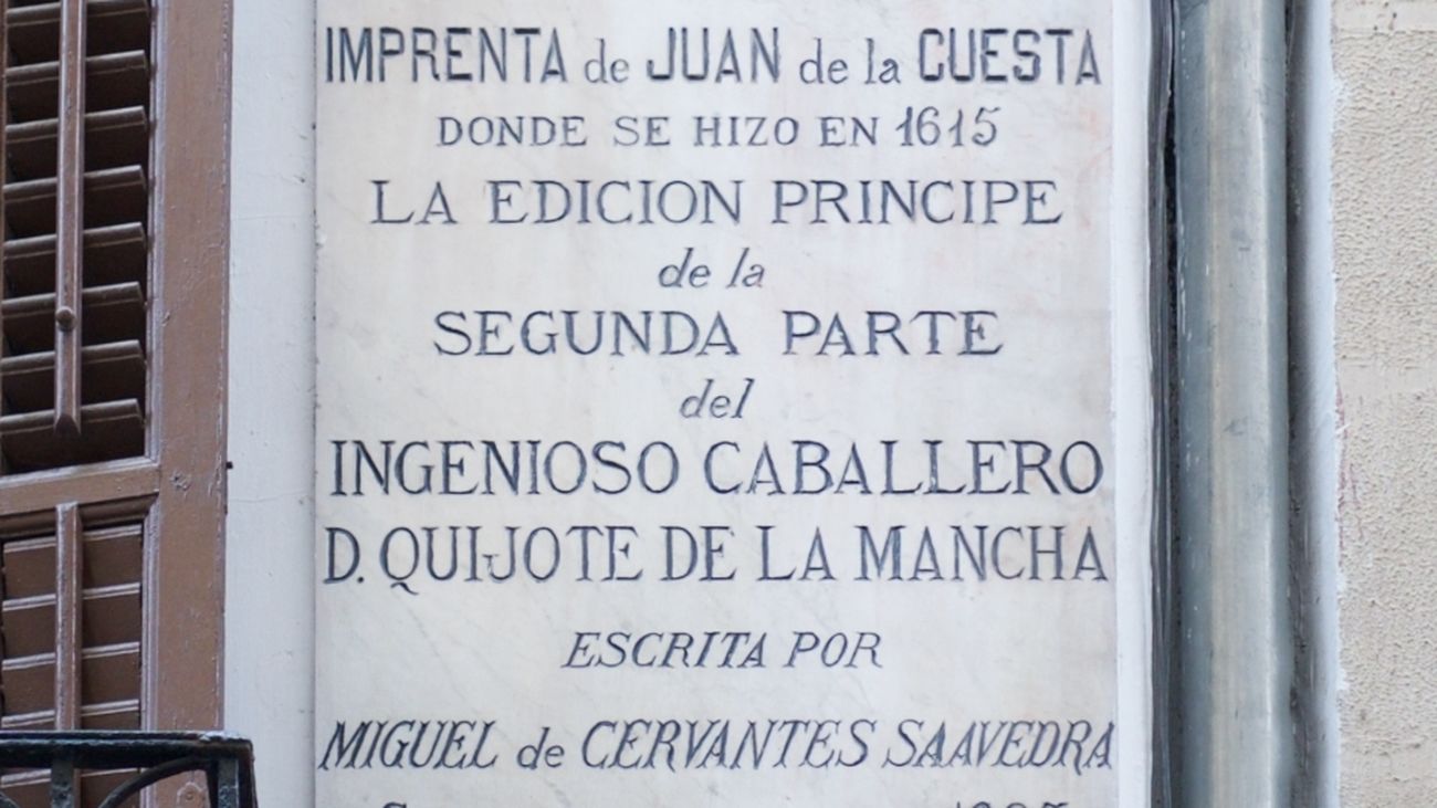Placa en el lugar donde se imprimió en Madrid la segunda parte de El Quijote
