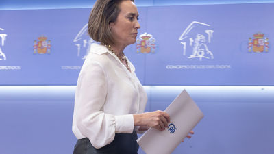 Gamarra dice que el PP hará una "oposición responsable" a un Sánchez "controlado por un prófugo"