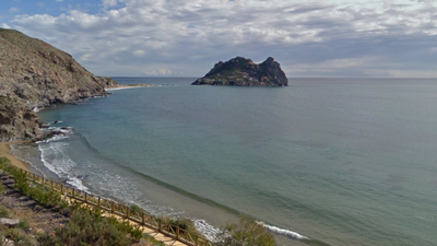 Aparecen dos cadáveres flotando cerca de la playa de El Hornillo, en la localidad murciana de Águilas
