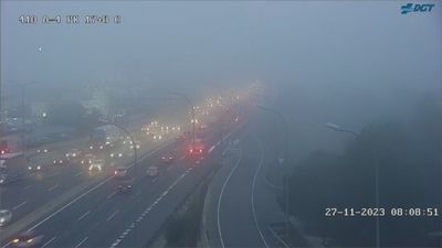 La niebla complica el tráfico en Madrid este lunes