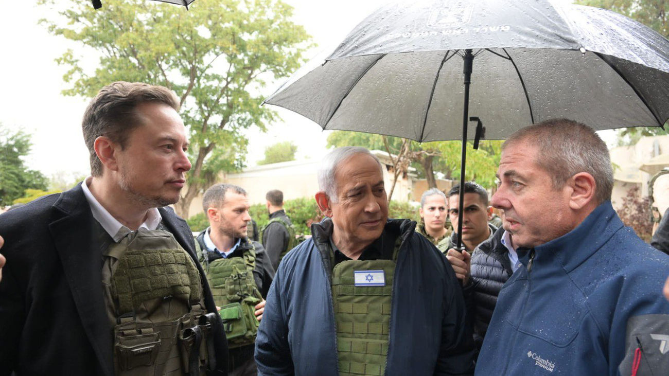 Benjamin Netanyahu y Elon Musk visitan el Kibbutz Kfar Aza, en la franja de Gaza