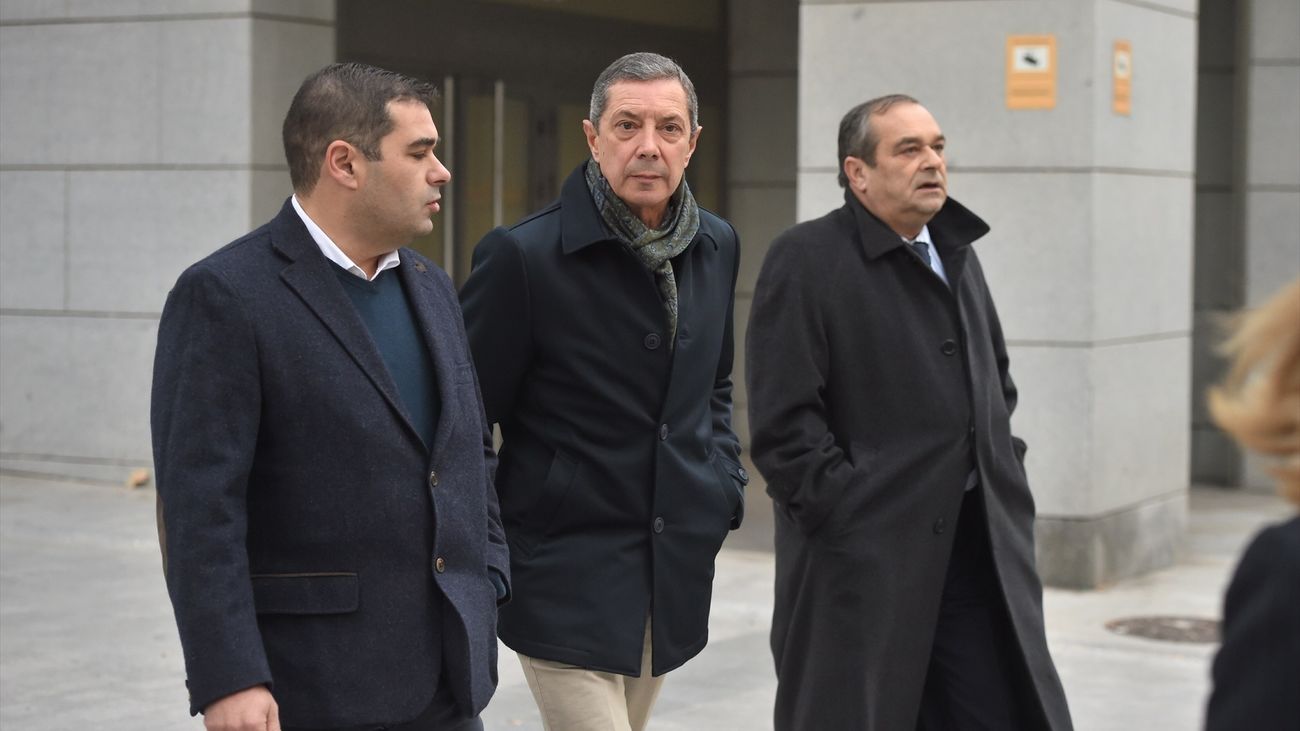 Dos extripulantes del 'Villa de Pitanxo' aseguran que nunca realizaron simulacros y que apenas tenían descansos