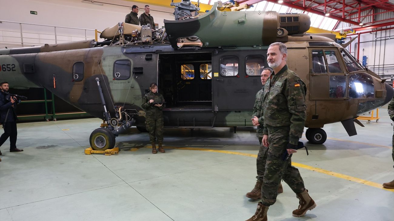 Felipe VI visita la Base Coronel Maté en Colmenar Viejo por su 50º aniversario