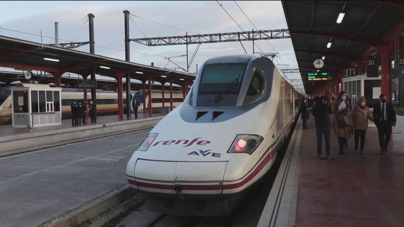Choque institucional entre Madrid y el Gobierno por la inauguración del AVE a Asturias