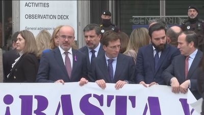 El Ayuntamiento de Madrid guarda un minuto de silencio en honor a las víctimas del machismo