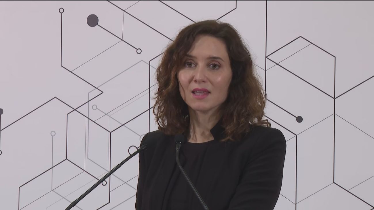 Ayuso pide al Gobierno reducir el plazo para autorizar nuevos medicamentos