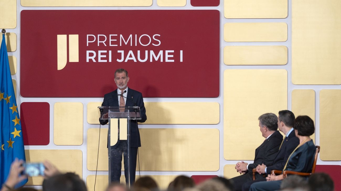 El Rey llama a "no desperdiciar ni un ápice de talento" en la entrega de los Premios Rei Jaume I