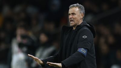 Luis Enrique gana tiempo y pierde crédito en el PSG