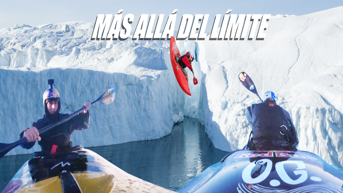 Desciende una cascada helada de 20 metros de altura con un kayak