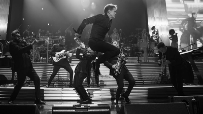 Las reacciones ante la caída de Luis Miguel en su concierto de México