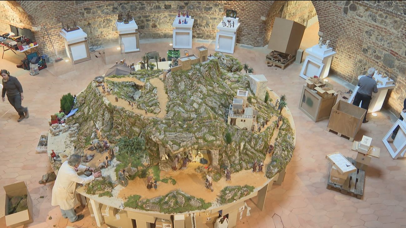 Un enorme belén circular dentro de la Montaña de los Gatos de El Retiro