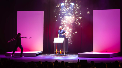 Jorge Blass nos invita a 'Flipar' con su nuevo espectáculo en el Teatro Reina Victoria