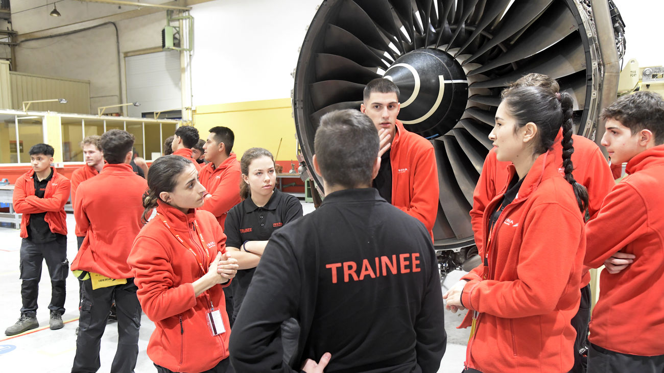 Casi la mitad de estudiantes que realizan prácticas en Iberia Mantenimiento acaban contratados