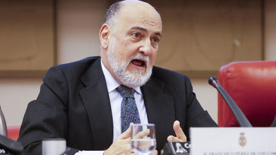 Pérez de los Cobos, expresidente del TC,  dice que la amnistía es un "desafío al orden constitucional"