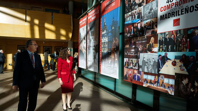 La historia de la Asamblea en la exposición '40 años de compromiso con los madrileños'