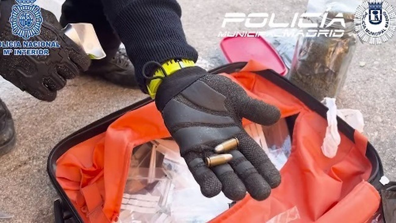 Detenido un hombre en Vallecas que llevaba 65 bolsas de marihuana