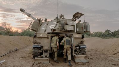 Israel se prepara para entrar por tierra en el sur de Gaza