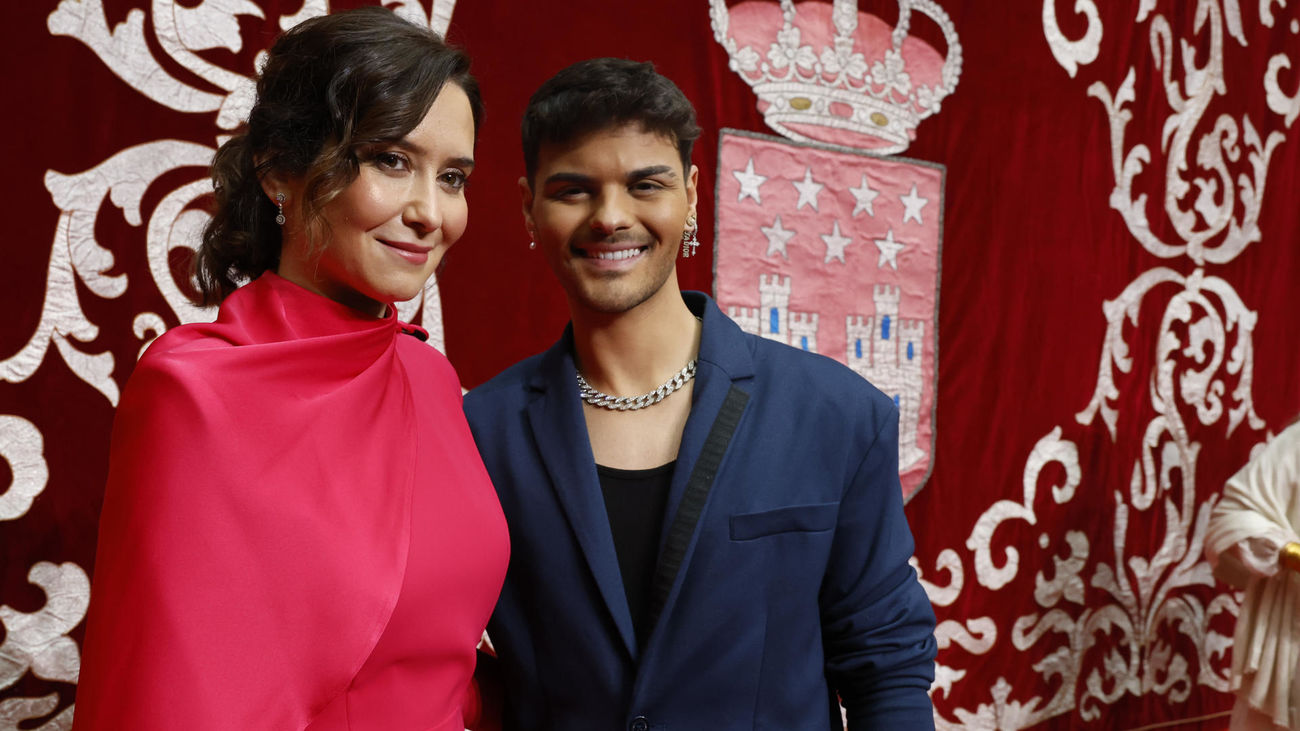 Isabel Díaz Ayuso y Abraham Mateo
