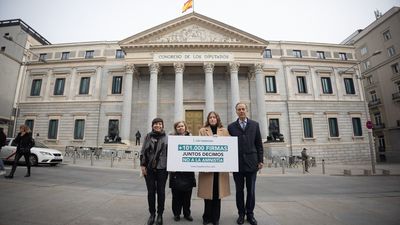 La Fundación Hay Derecho registra más de 100.000 firmas en el Congreso contra la amnistía