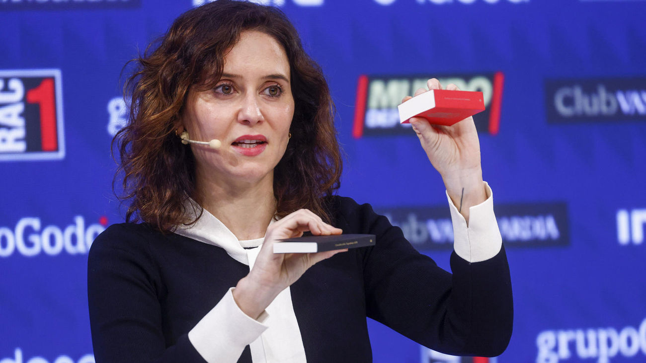 Ayuso carga contra la "despreocupación de Sánchez por el Cercanías"