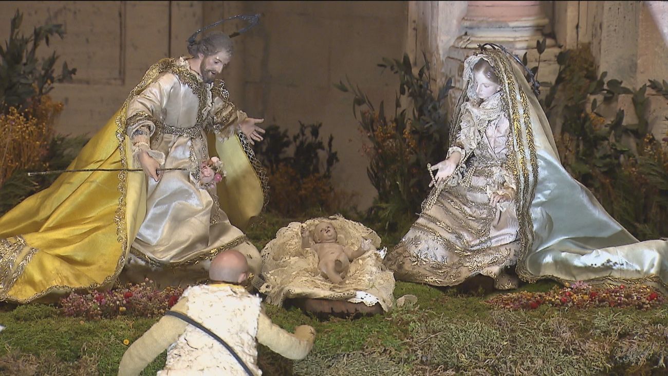 El belén del Palacio Real, una joya de más de 200 figuras napolitanas