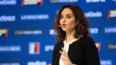 Ayuso acusa a los socialistas de "tragar con todo" con tal de seguir en el poder