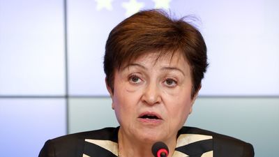 El FMI espera que la economía global el año que viene crezca más de lo esperado