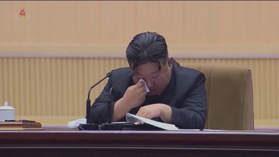 Kim Jong-un llora al pedir a las mujeres que tengan más hijos