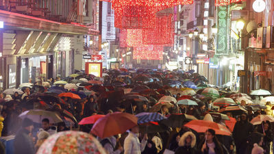 Madrid cuelga el cartel de 'completo' pese a la lluvia