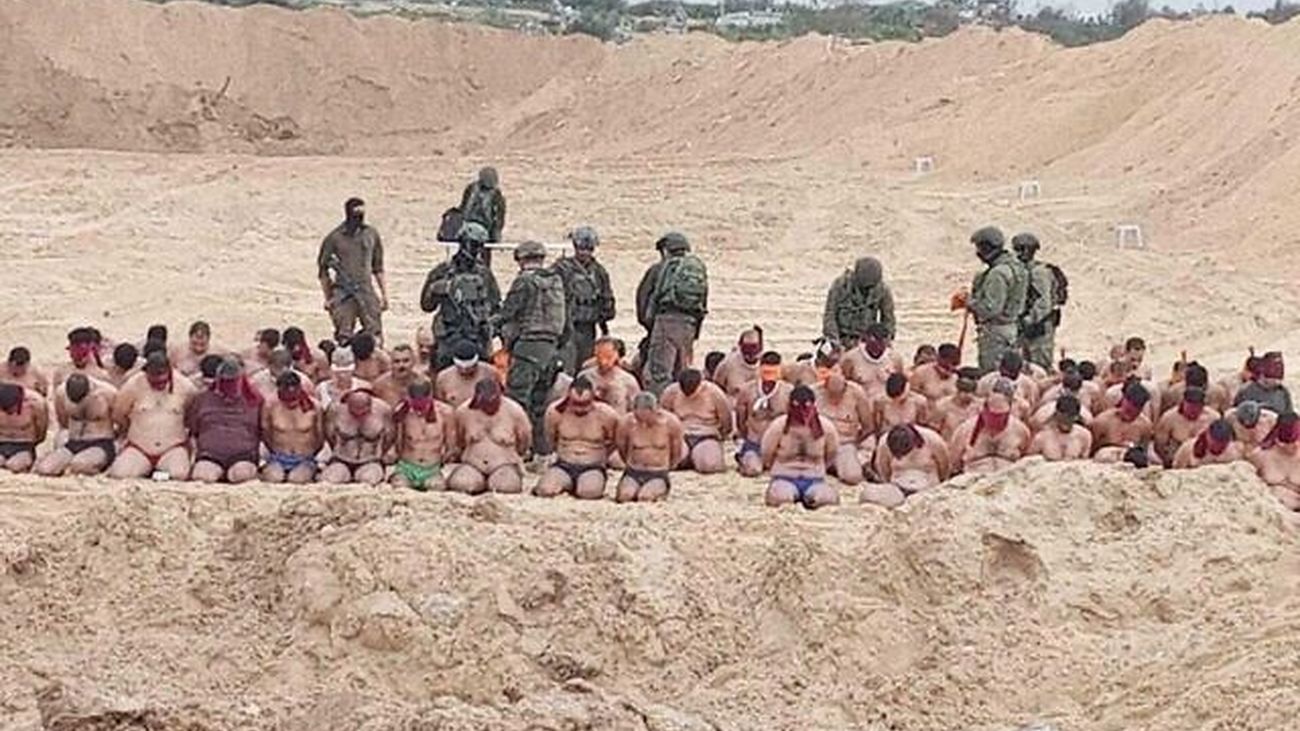 Palestinos desnudos sospechosos de terrorismo