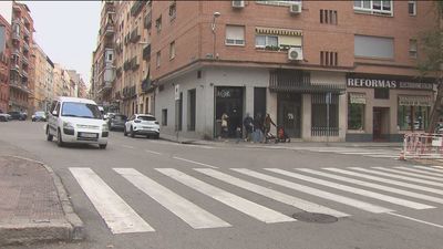 Denuncian un peligroso paso de cebra en el distrito de Tetuán