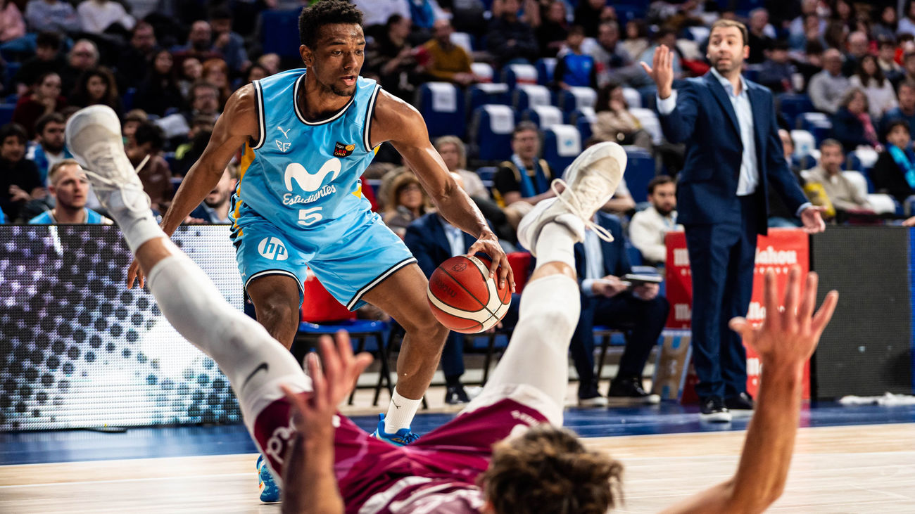 Estudiantes sufre para mantenerse a rueda del líder