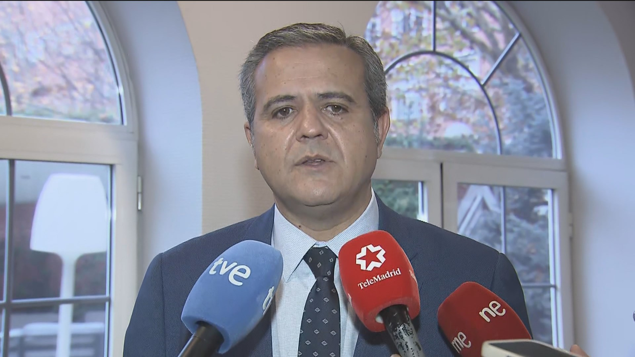 Crece la polémica por el bloqueo del ministro Puente  a los críticos con Cercanías