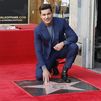 Zac Efron descubre su estrella en el Paseo de la Fama de Hollywood