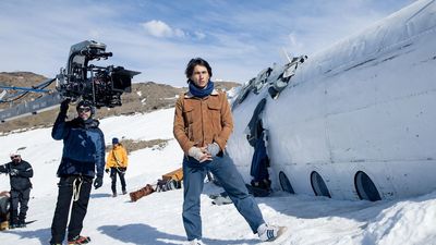 'La sociedad de la nieve', de Bayona, nominada a mejor película de habla no inglesa en los Globos de Oro