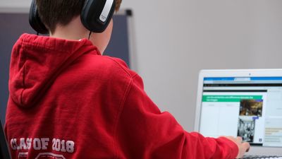 La IA obliga a reciclarse al ámbito educativo: "Es necesario empezar a elaborar el CV del futuro"