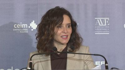 Ayuso pide a Puente sentarse "como adultos" para abordar soluciones a Cercanías