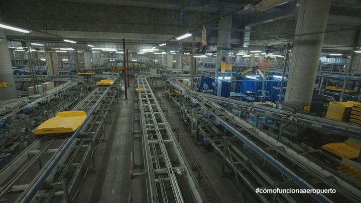 Cómo funciona Madrid_ Cap. 4 ¿Cómo funciona el aeropuerto Adolfo Suárez Madrid - Barajas__64416 / TeleMadrid