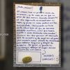 Llega desnudo a casa después de la cena de empresa y deja una nota en el portal de vecinos